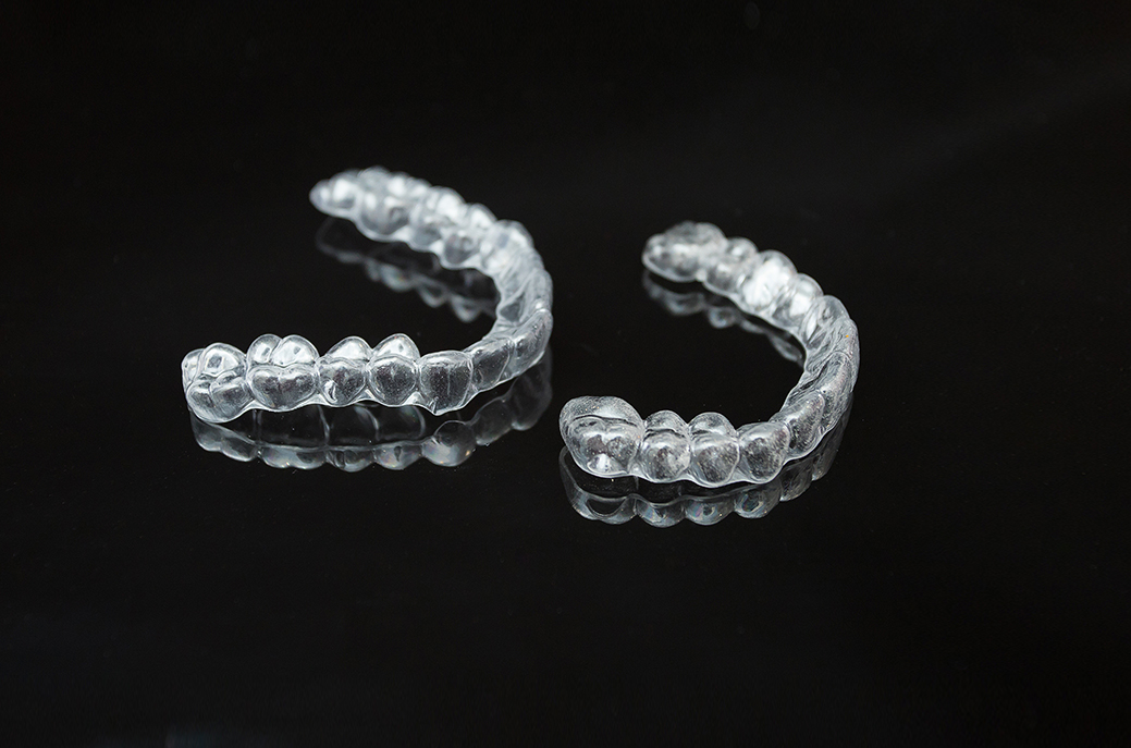 invisalign invisible orthadontic retainers